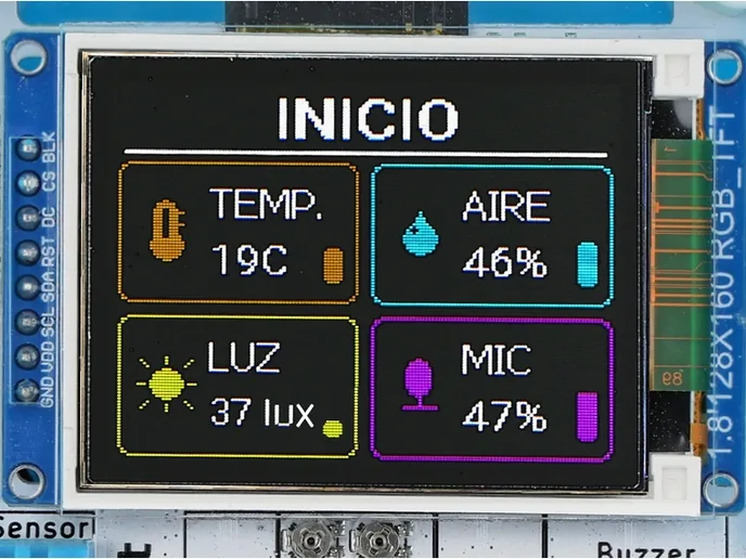Pantalla TFT de 1,8 pulgadas de un P-Bit encendida en Inicio, con las lecturas de temperatura, humedad del aire, luz y sonido