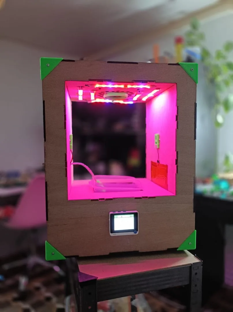 Prototip inicial del simulador climàtic POWAR CS mostrat a la Gran Final de l'EIT Jumpstarter